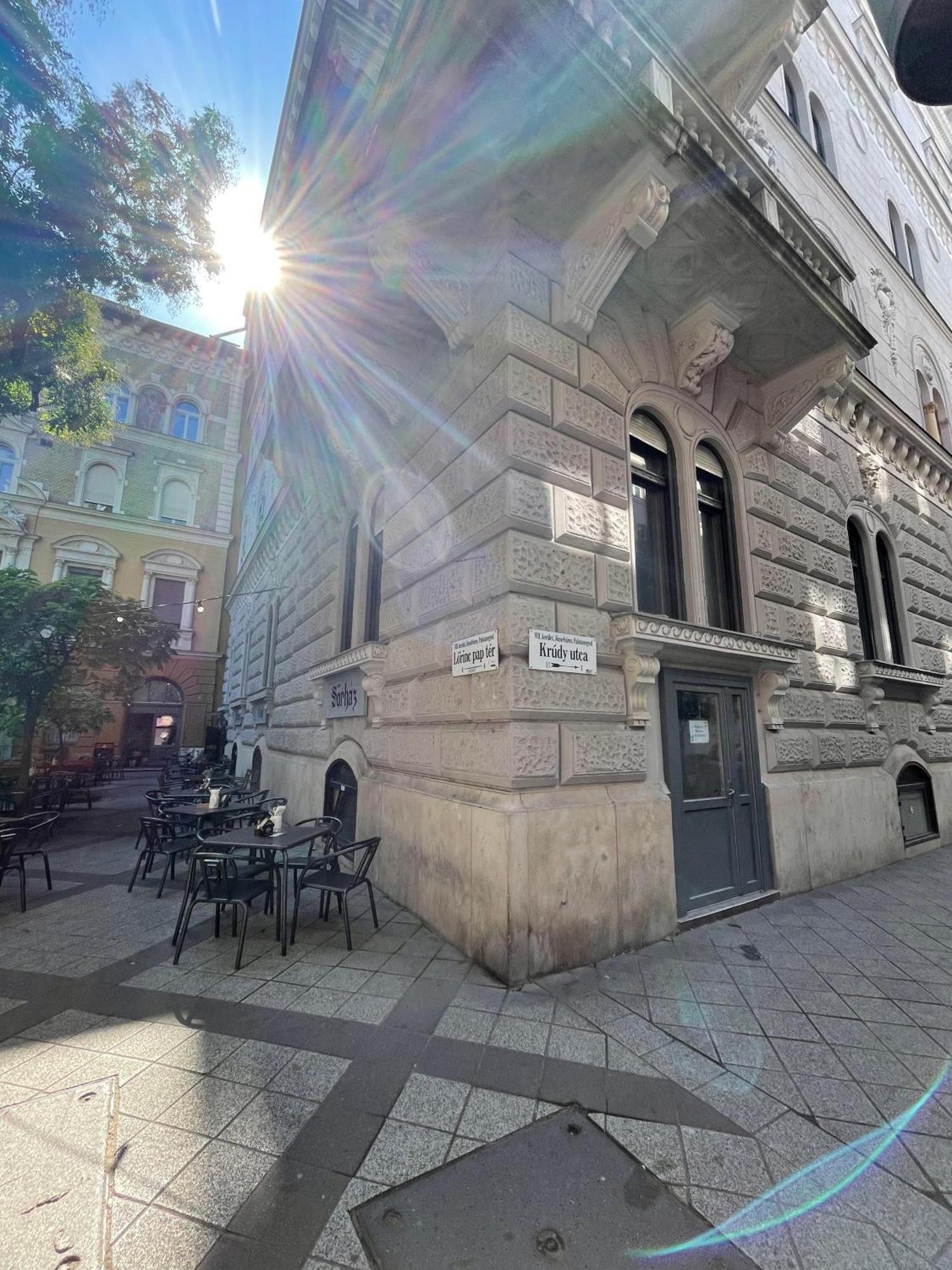 Nomad Rooms & Guesthouse Будапеща Екстериор снимка