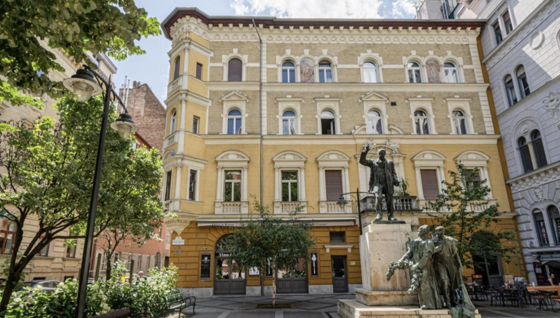 Nomad Rooms & Guesthouse Будапеща Екстериор снимка